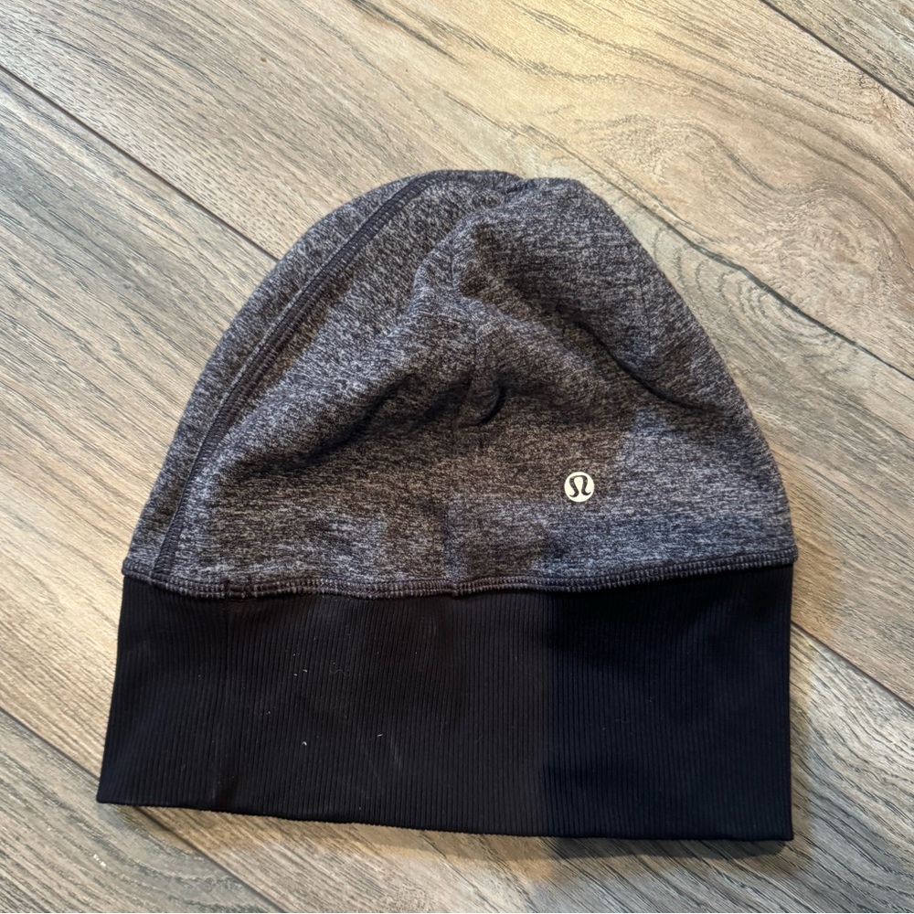 Lululemon cold weather running hat. Reversible